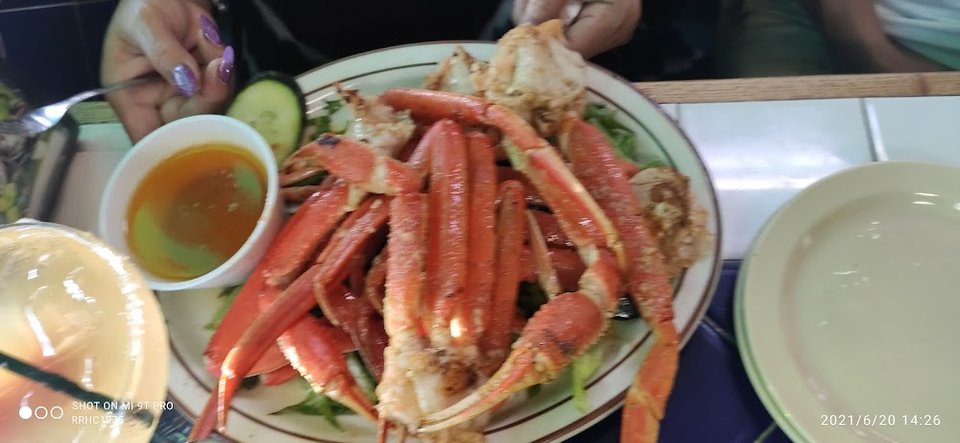 Crabs Legs Steamed or in Garlic Sauce